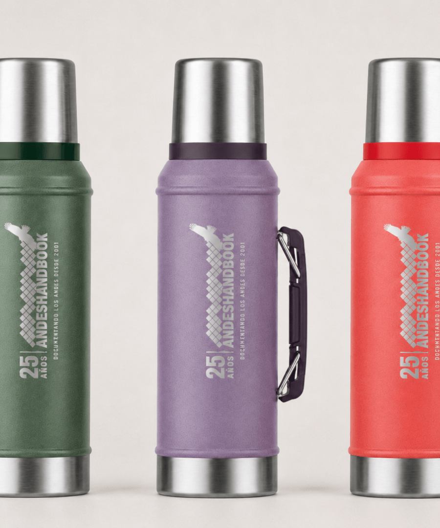 PREVENTA: Termo Stanley Classic 950 ml – Edición Aniversario 25 años Andeshandbook - Imagen 4